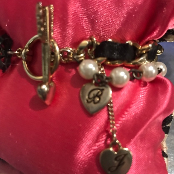 Betsey Johnson tea party pink teddy bear picnic princess sweetie pie bracelet